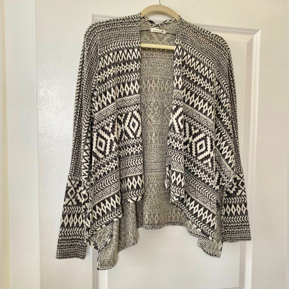 Women’s Flyaway Open Cardigan Layered - size M Aztec Gray Pattern